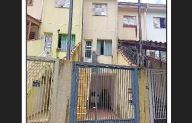 Imagem: A casa possui 3 Dormitórios, 1 Banheiro, 1 Vaga na garagem