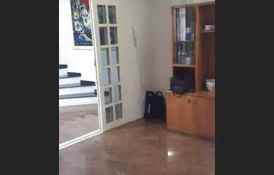 Imagem: A casa possui 4 Dormitórios, 4 Banheiros, 120m² de Área e