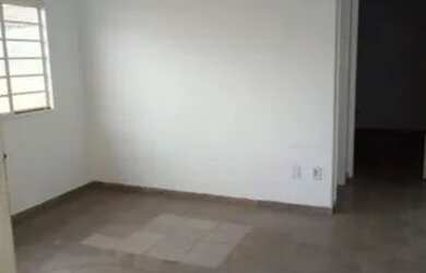 Imagem: A casa à venda possui 2 Dormitórios, 1 Banheiro e 76m² de