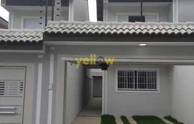 Imagem: A casa possui 3 Dormitórios, 1 Banheiro, 2 Vagas na garagem