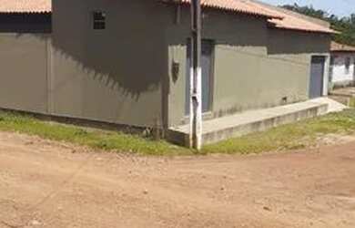 Imagem: A casa possui 2 Dormitórios, 1 Banheiro, 3 Vagas na garagem
