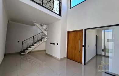 Imagem: A casa em condomínio possui 3 Dormitórios, 3 Banheiros e 128m²