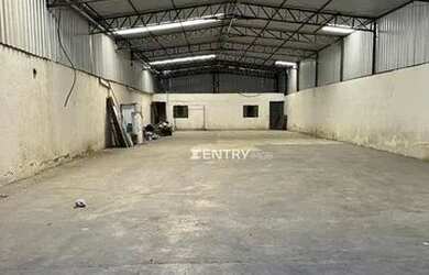 Imagem: O depósito possui 5 Vagas na garagem, 400m² de Área e está