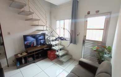 Imagem: A casa possui 3 Dormitórios, 2 Banheiros, 1 Vaga na garagem