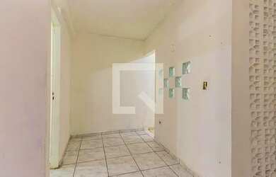 Imagem: A casa possui 1 Dormitório, 1 Banheiro, 40m² de Área e está