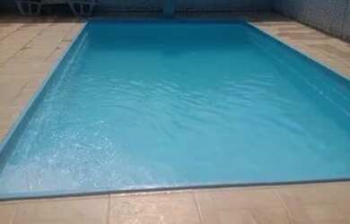 Imagem: A casa possui 2 Dormitórios, 2 Banheiros, 2 Vagas na garagem