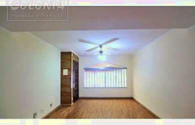 Imagem: A casa possui 3 Dormitórios, 4 Banheiros, 4 Vagas na garagem