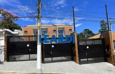 Imagem: A casa possui 2 Dormitórios, 3 Banheiros, 2 Vagas na garagem