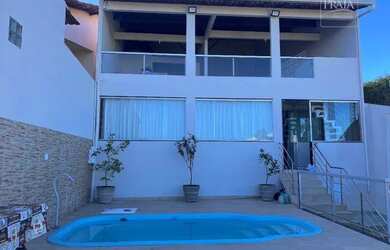 Imagem: A casa possui 4 Dormitórios, 4 Banheiros, 2 Vagas na garagem