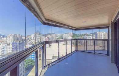 Imagem: O apartamento na cobertura possui 4 Dormitórios, 5 Banheiros