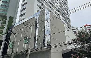 Imagem: O apartamento possui 2 Dormitórios, 1 Banheiro, 2 Vagas na