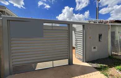 Imagem: A casa possui 1 Dormitório, 2 Banheiros, 2 Vagas na garagem