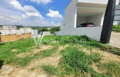 Imagem: O terreno possui 372m² de Área e está localizado em Jardim