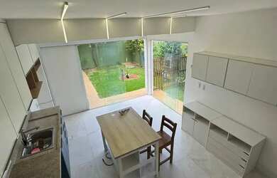 Imagem: A casa em condomínio possui 2 Dormitórios, 3 Banheiros, 2