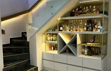 Imagem: A casa possui 3 Dormitórios, 3 Banheiros, 2 Vagas na garagem