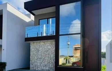 Imagem: A casa em condomínio possui 4 Dormitórios, 5 Banheiros, 3