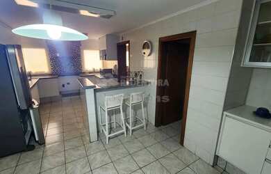 Imagem: O apartamento possui 4 Dormitórios, 5 Banheiros, 2 Vagas na