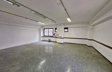 Imagem: O depósito à venda possui 2 Vagas na garagem e 88m² de Área