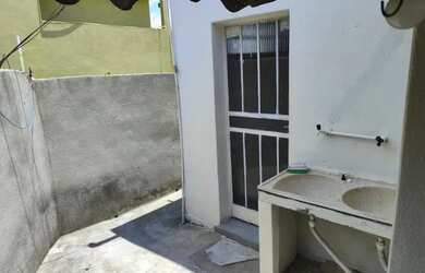 Imagem: A casa possui 1 Dormitório, 1 Banheiro, 40m² de Área e está