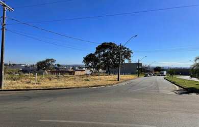 Imagem: O terreno possui 1215m² de Área e está localizado em Setor