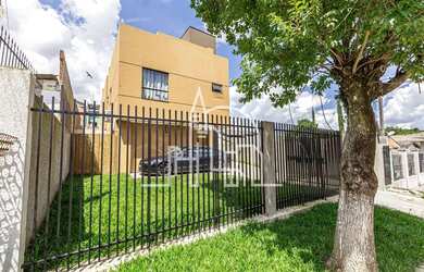 Imagem: A casa possui 3 Dormitórios, 2 Banheiros, 1 Vaga na garagem