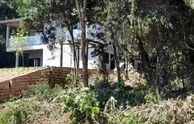 Imagem: O terreno possui 803m² de Área e está localizado em Gramado