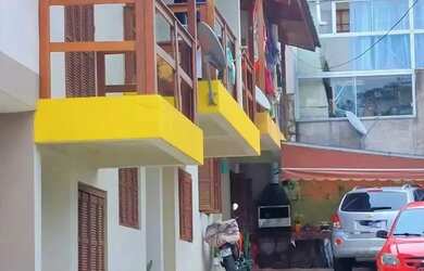 Imagem: A casa possui 2 Dormitórios, 1 Banheiro, 1 Vaga na garagem