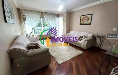 Imagem: A casa possui 3 Dormitórios, 2 Banheiros, 3 Vagas na garagem