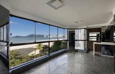 Imagem: O apartamento possui 3 Dormitórios, 1 Banheiro, 2 Vagas na