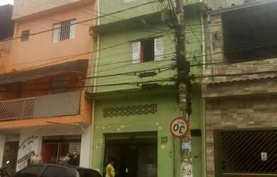 Imagem: A casa possui 3 Dormitórios, 2 Banheiros, 318m² de Área e