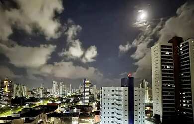 Imagem: O apartamento possui 3 Dormitórios, 1 Banheiro, 1 Vaga na garagem