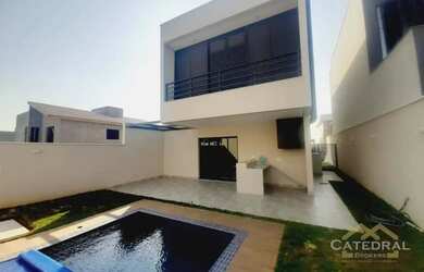 Imagem: A casa em condomínio à venda possui 3 Dormitórios, 4 Banheiros