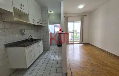 Imagem: O apartamento possui 1 Dormitório, 1 Banheiro, 1 Vaga na garagem