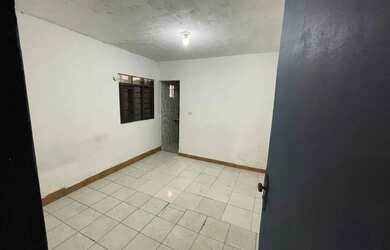 Imagem: A casa possui 2 Dormitórios, 2 Banheiros, 1 Vaga na garagem