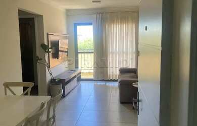 Imagem: O apartamento possui 2 Dormitórios, 1 Banheiro, 1 Vaga na garagem