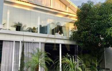 Imagem: A casa em condomínio possui 5 Dormitórios, 2 Banheiros, 4