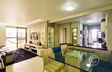 Imagem: O apartamento possui 2 Dormitórios, 2 Banheiros, 2 Vagas na