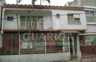 Imagem: A casa possui 5 Dormitórios, 5 Banheiros, 3 Vagas na garagem