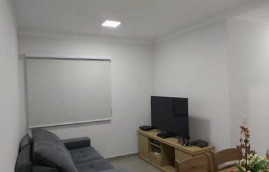 Imagem: O apartamento possui 3 Dormitórios, 1 Banheiro, 1 Vaga na garagem