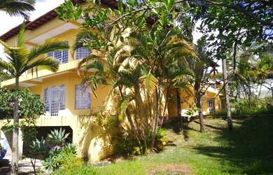 Imagem: A casa em condomínio possui 5 Dormitórios, 4 Banheiros, 5