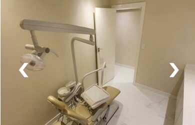 Imagem: O depósito possui 2 Vagas na garagem e está localizado em