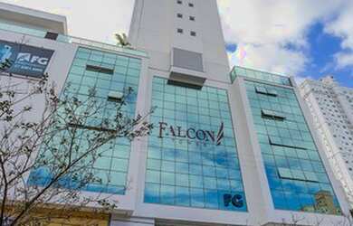 Imagem: O apartamento possui 4 Dormitórios, 1 Banheiro, 2 Vagas na