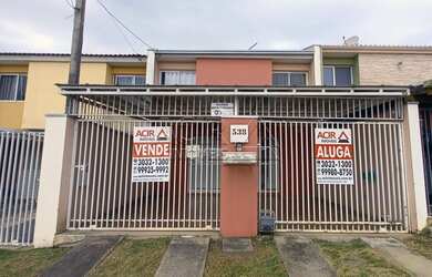Imagem: A casa possui 3 Dormitórios, 2 Banheiros, 2 Vagas na garagem