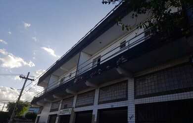 Imagem: O depósito possui 4 Vagas na garagem, 650m² de Área e está