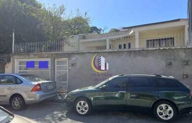 Imagem: A casa possui 4 Dormitórios, 3 Banheiros, 188m² de Área