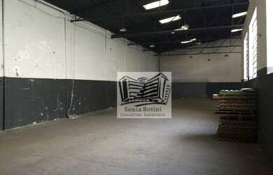 Imagem: O depósito possui 5 Vagas na garagem, 600m² de Área e está