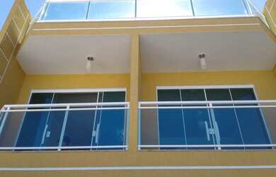 Imagem: A casa possui 3 Dormitórios, 2 Banheiros, 2 Vagas na garagem