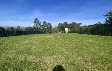 Imagem: O terreno possui 1323m² de Área e está localizado em Loteamento