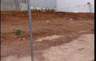 Imagem 4: Terreno grande. 300m² de Área