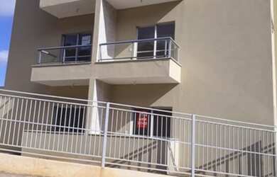 Imagem: O apartamento possui 3 Dormitórios, 1 Banheiro, 1 Vaga na garagem